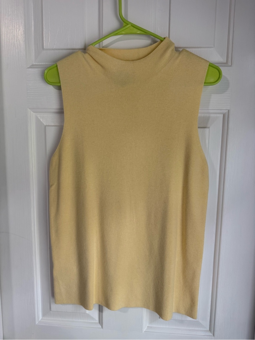Ann Taylor Sleeveless Mock Neck Tank in Pale Yellow